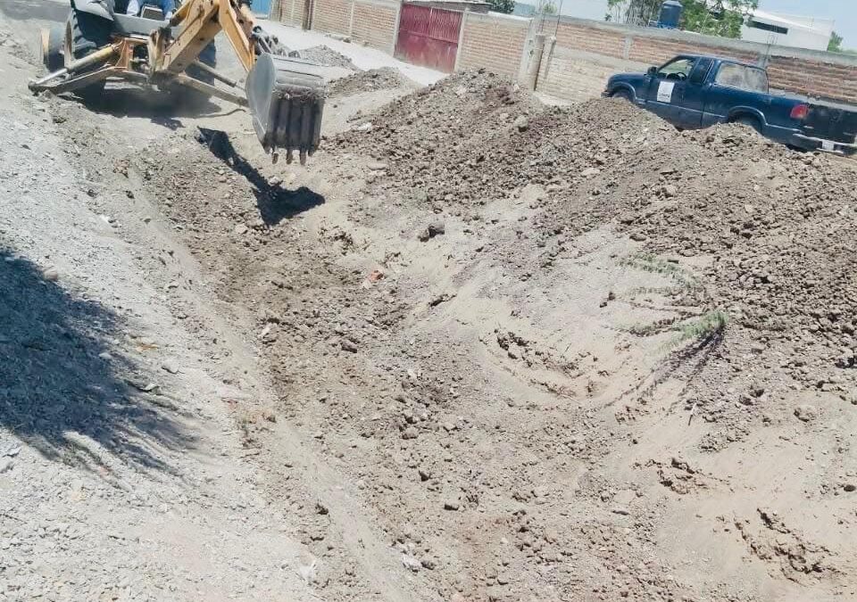 Trabajos de desazolve en el Tajo de La Sardina para prevenir contingencias durante la próxima temporada de lluvias.