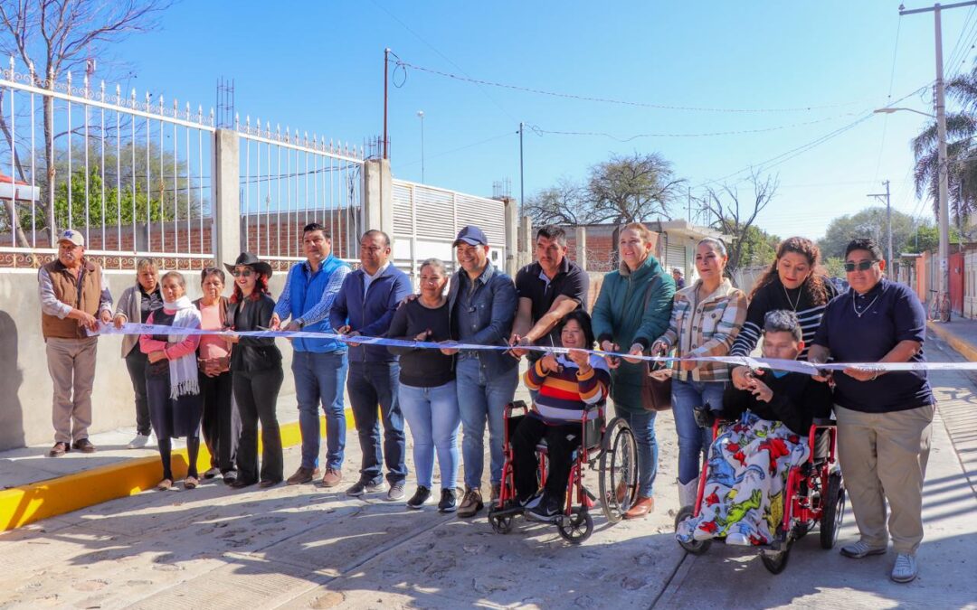 Gobierno de Romita realiza gira de trabajo en materia de obra pública.